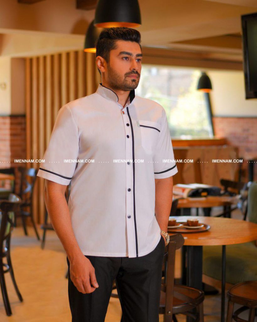 سالن کار با لباس آشپزی سه دکمه سفید