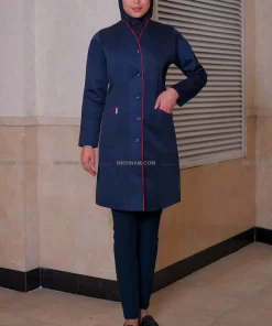 کارمند خانم با لباس کار آشپزی زنانه صبا سرمه‌ای